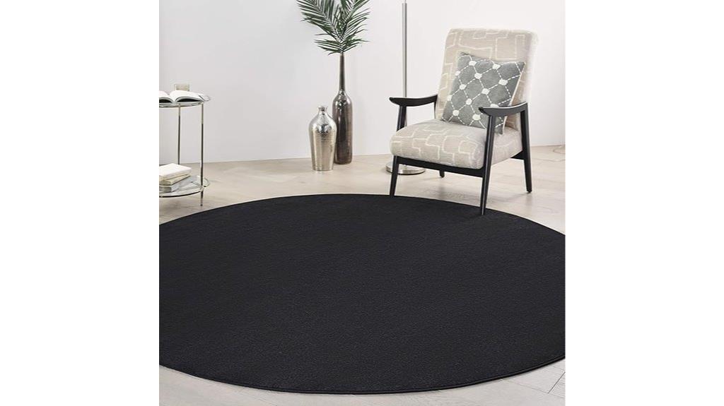 round black outdoor rug
